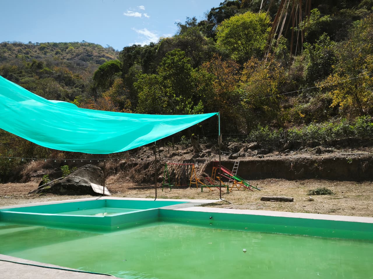 Piscina & Juegos Infantiles