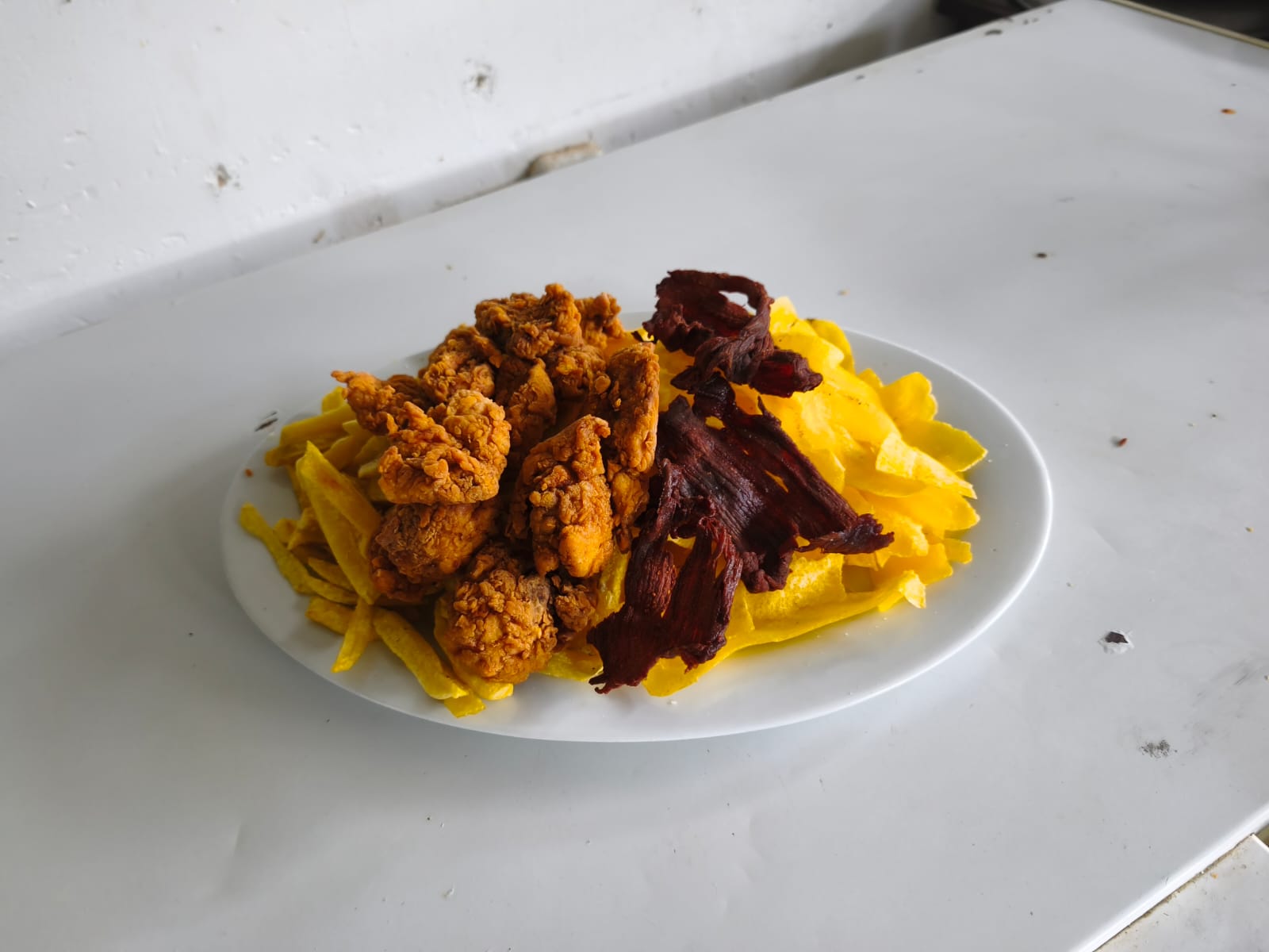 Fuente Piqueo Chicharrón & Chifles